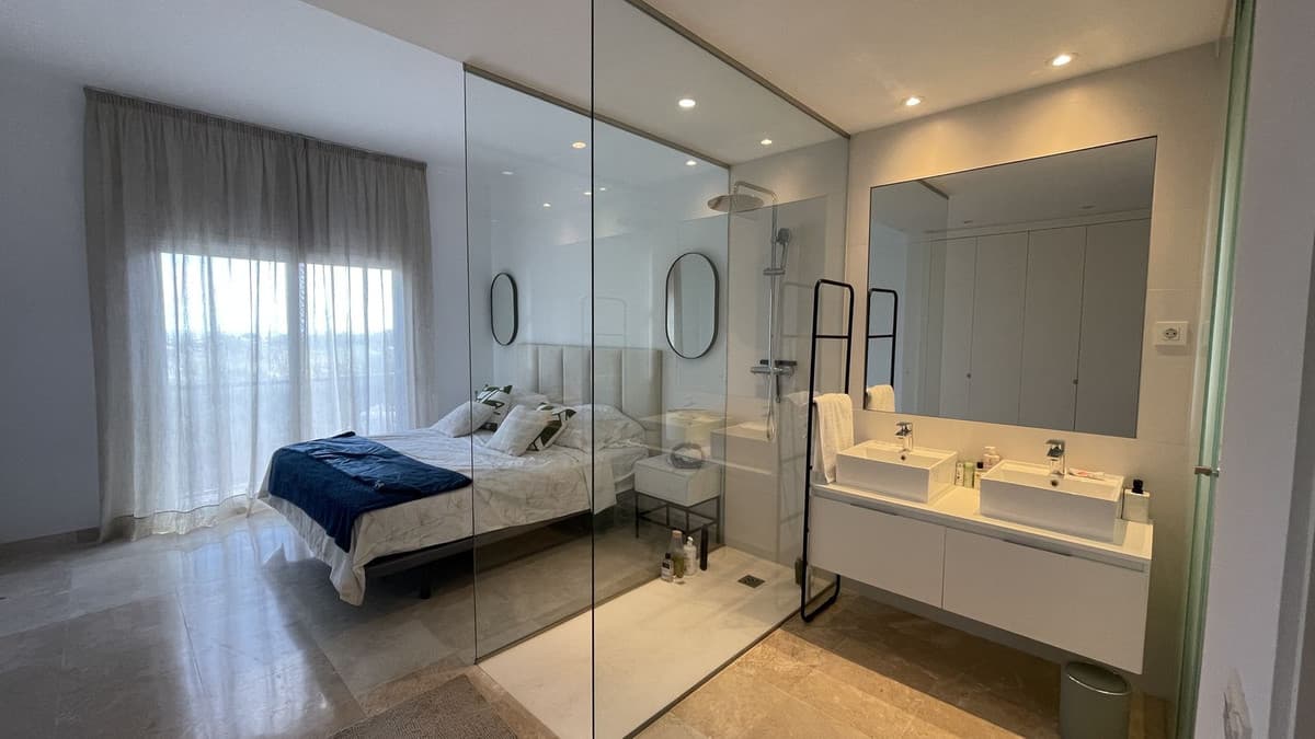 Middle Floor Apartment in El Paraiso — photo 9 of 10