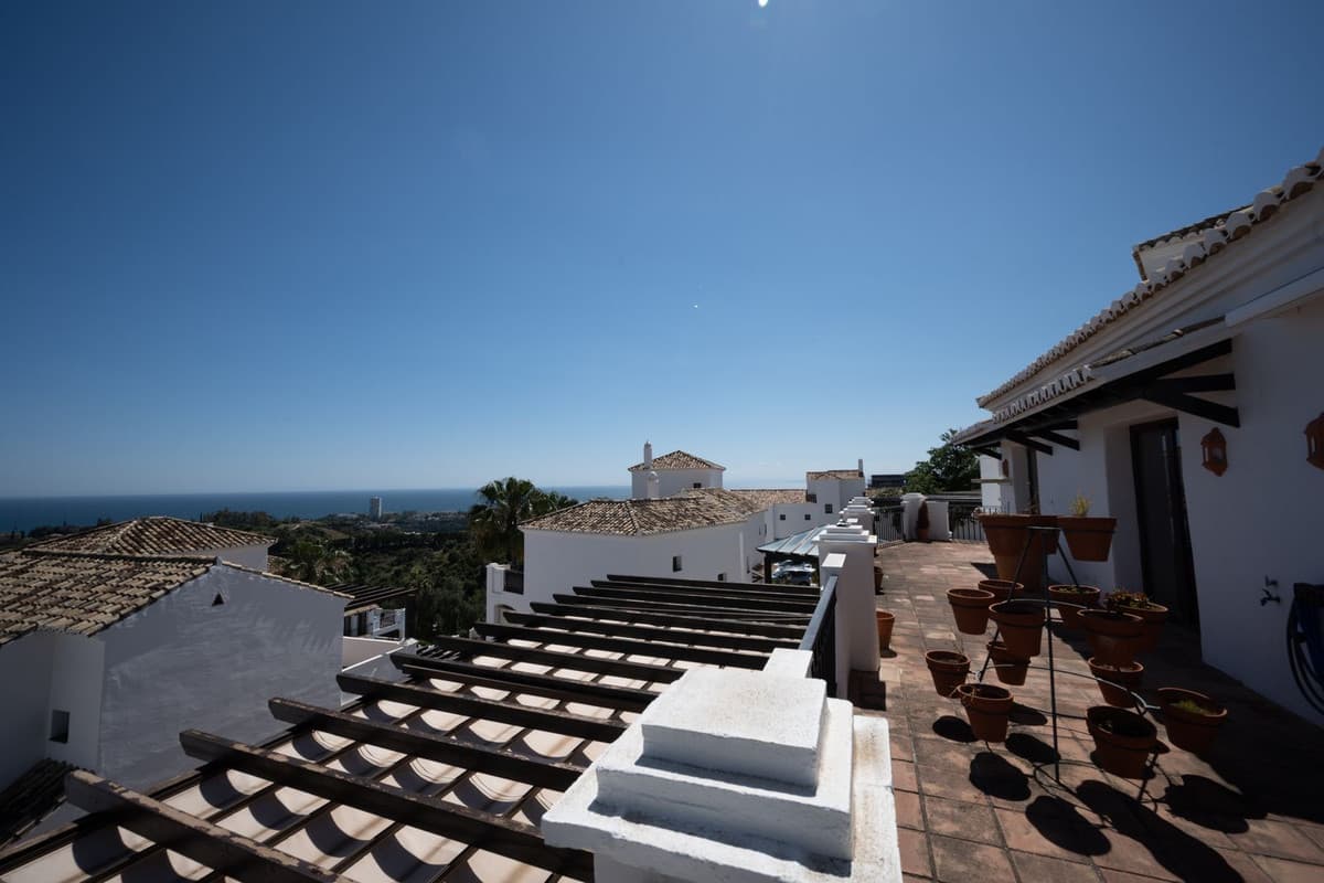 Penthouse in Altos de los Monteros — photo 2 of 10