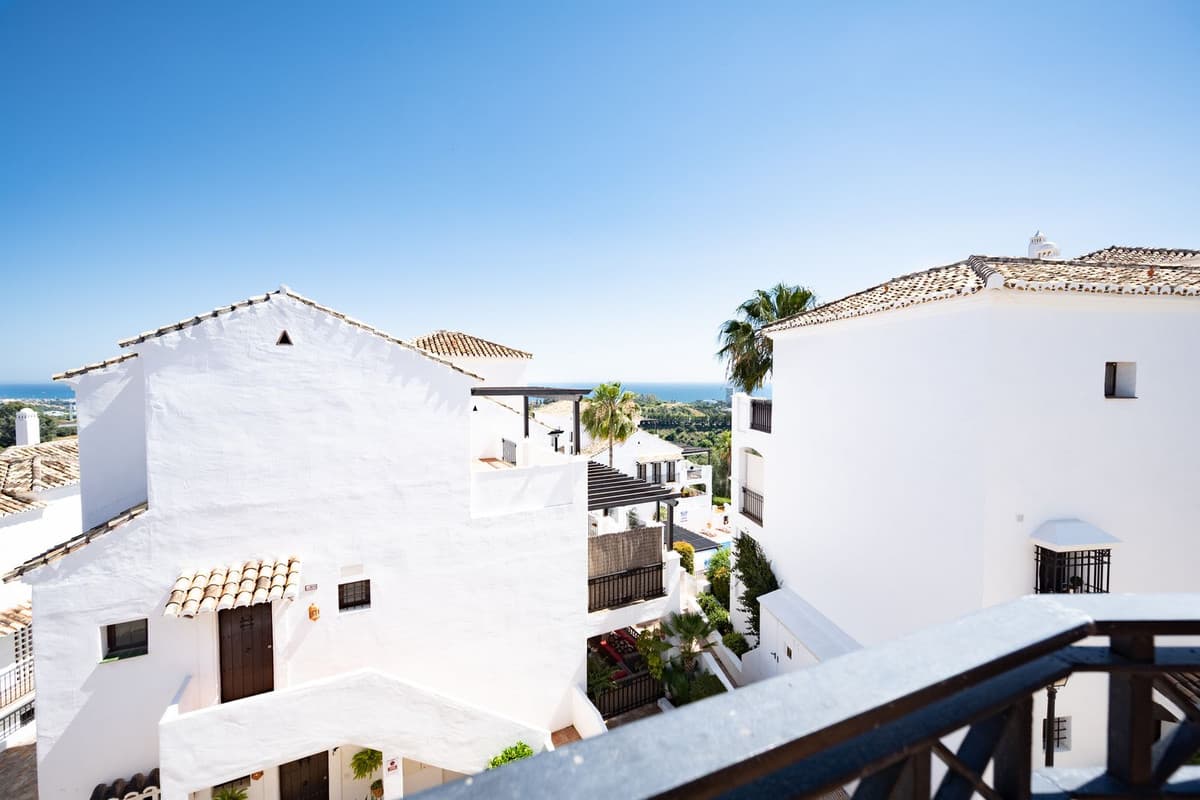 Penthouse in Altos de los Monteros — photo 5 of 10