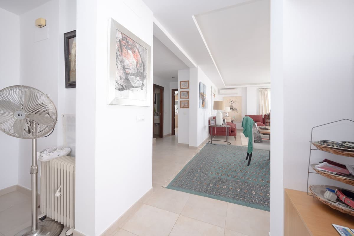 Penthouse in Altos de los Monteros — photo 10 of 10