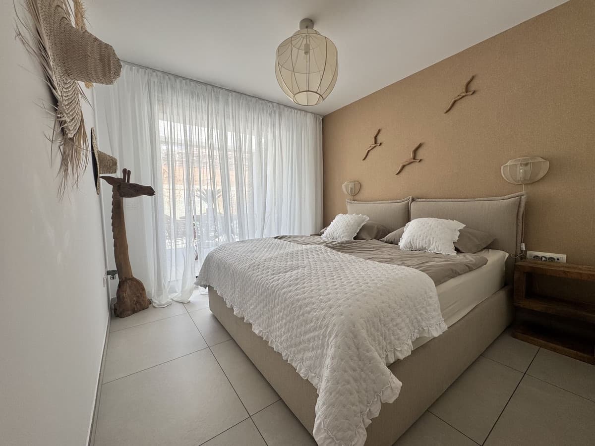 Middle Floor Apartment in Elviria — photo 6 of 10