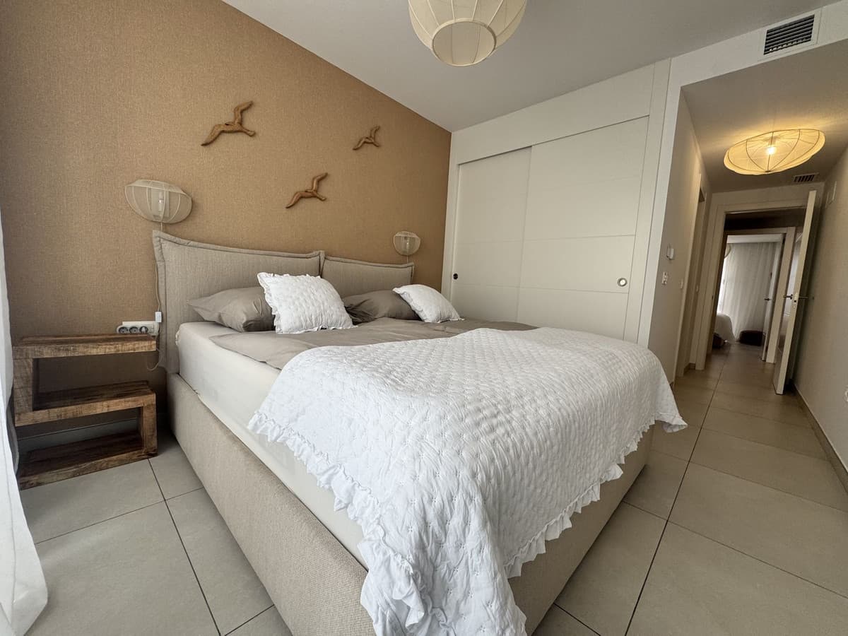 Middle Floor Apartment in Elviria — photo 7 of 10