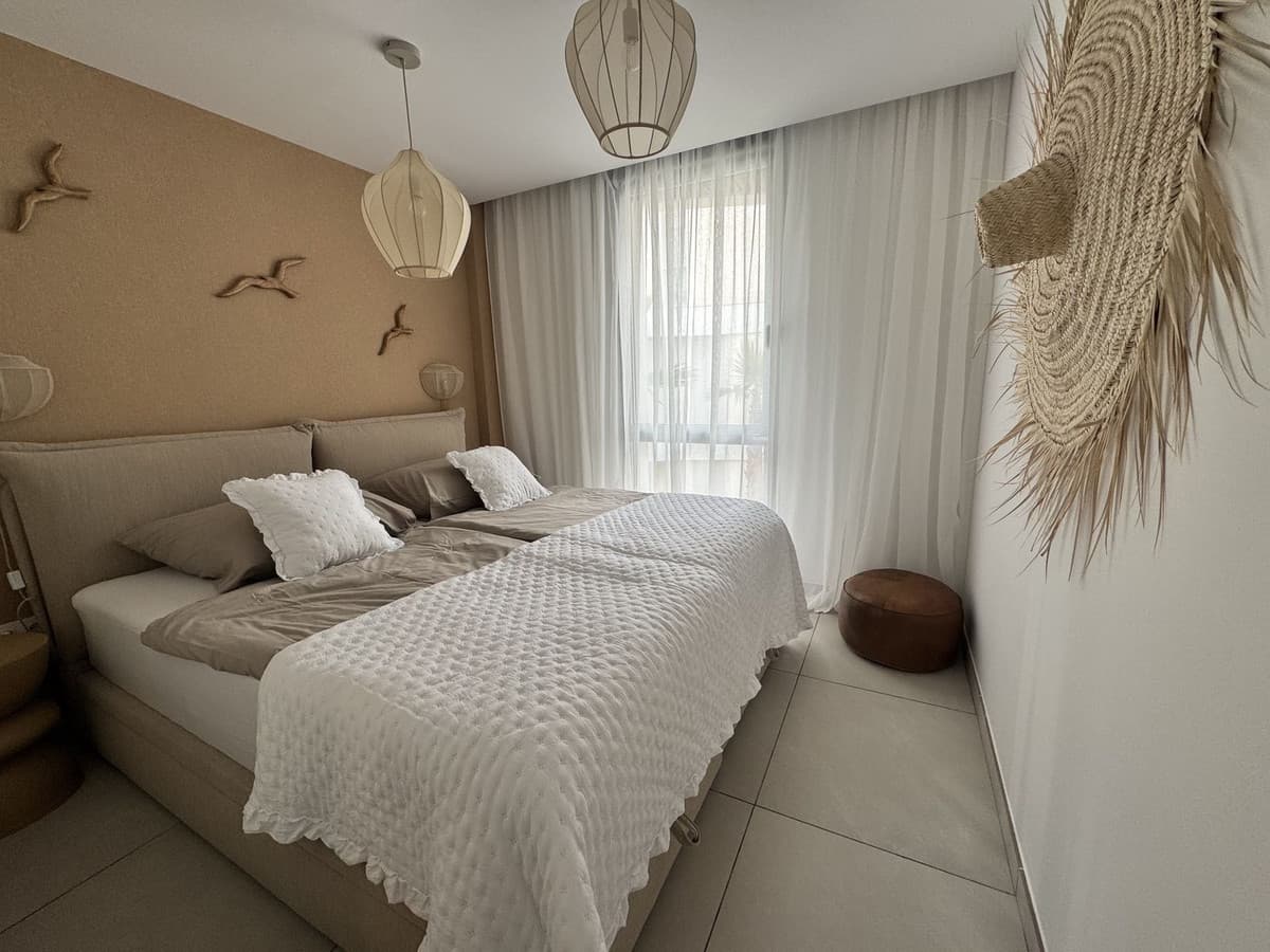 Middle Floor Apartment in Elviria — photo 8 of 10
