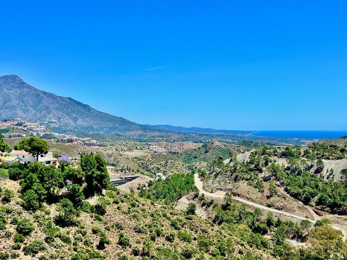 Residential Plot in El Madroñal — photo 3 of 10