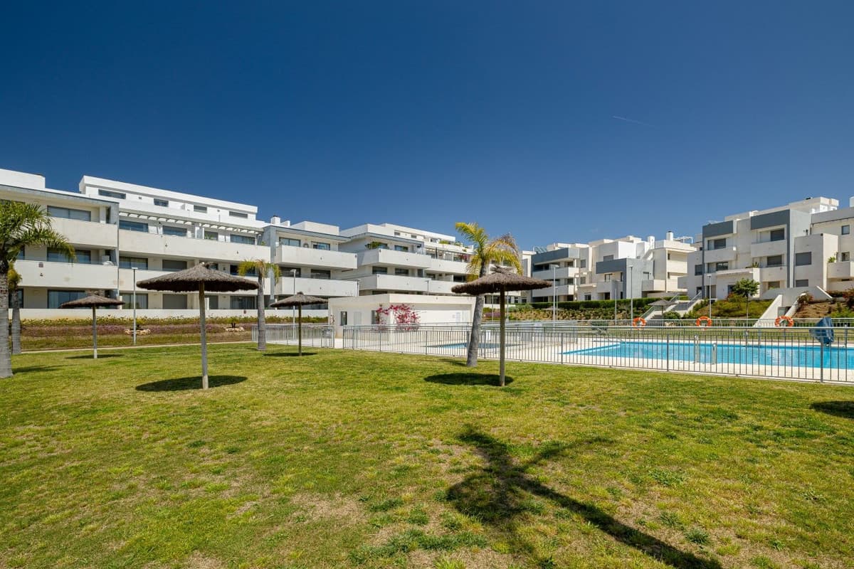 Ground Floor Apartment in Estepona — photo 1 of 10