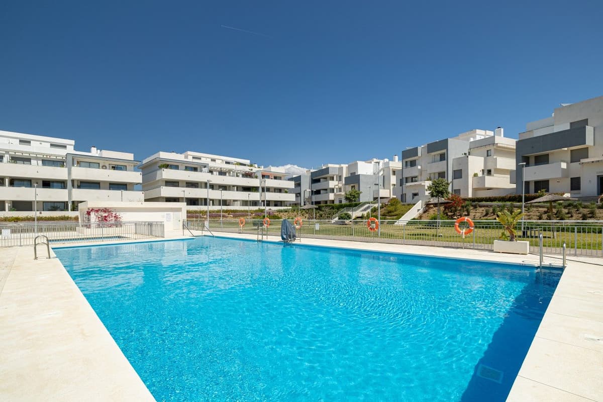 Ground Floor Apartment in Estepona — photo 2 of 10