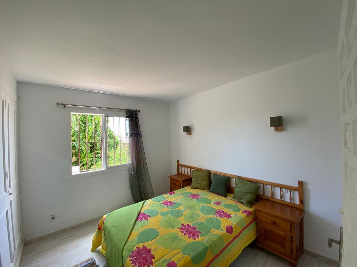 Semi-Detached House in Calahonda — photo 8 of 10