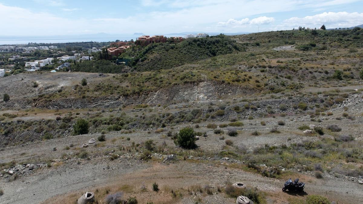 Residential Plot in Benahavís — photo 2 of 10