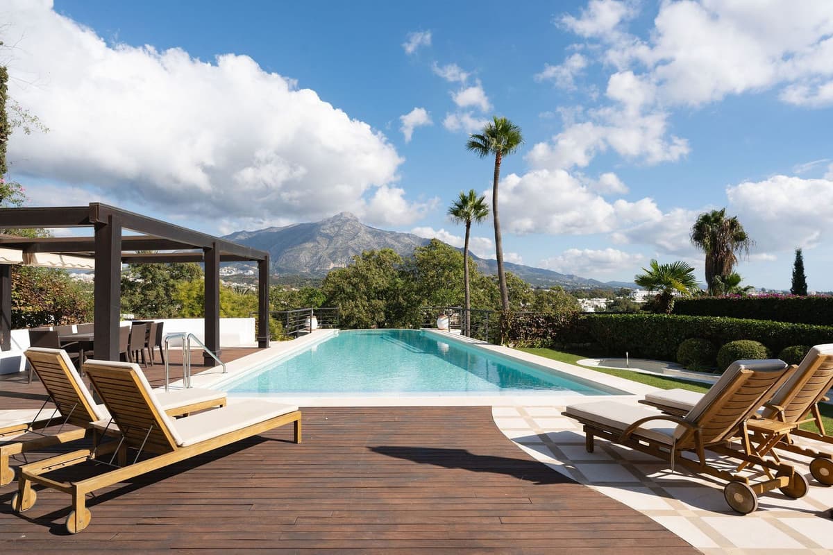 Detached Villa in Nueva Andalucía — photo 4 of 10