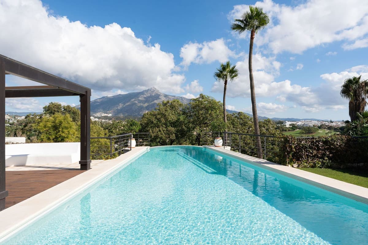 Detached Villa in Nueva Andalucía — photo 5 of 10