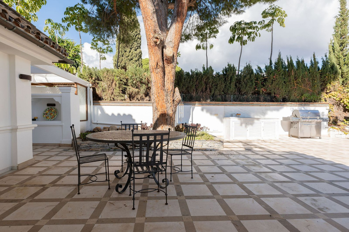 Detached Villa in Nueva Andalucía — photo 6 of 10
