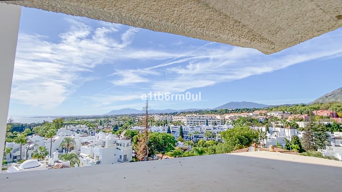 Penthouse in The Golden Mile — photo 4 of 10