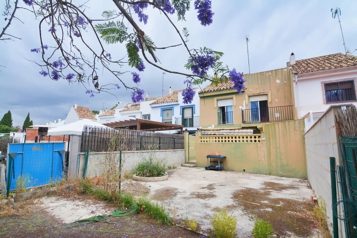 Townhouse in Fuengirola — photo 1 of 10