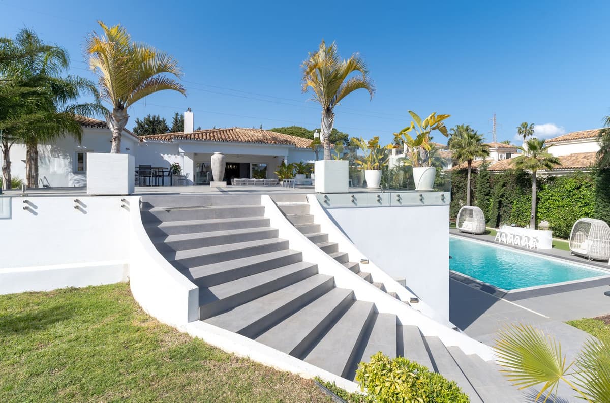 Detached Villa in Atalaya — photo 3 of 10