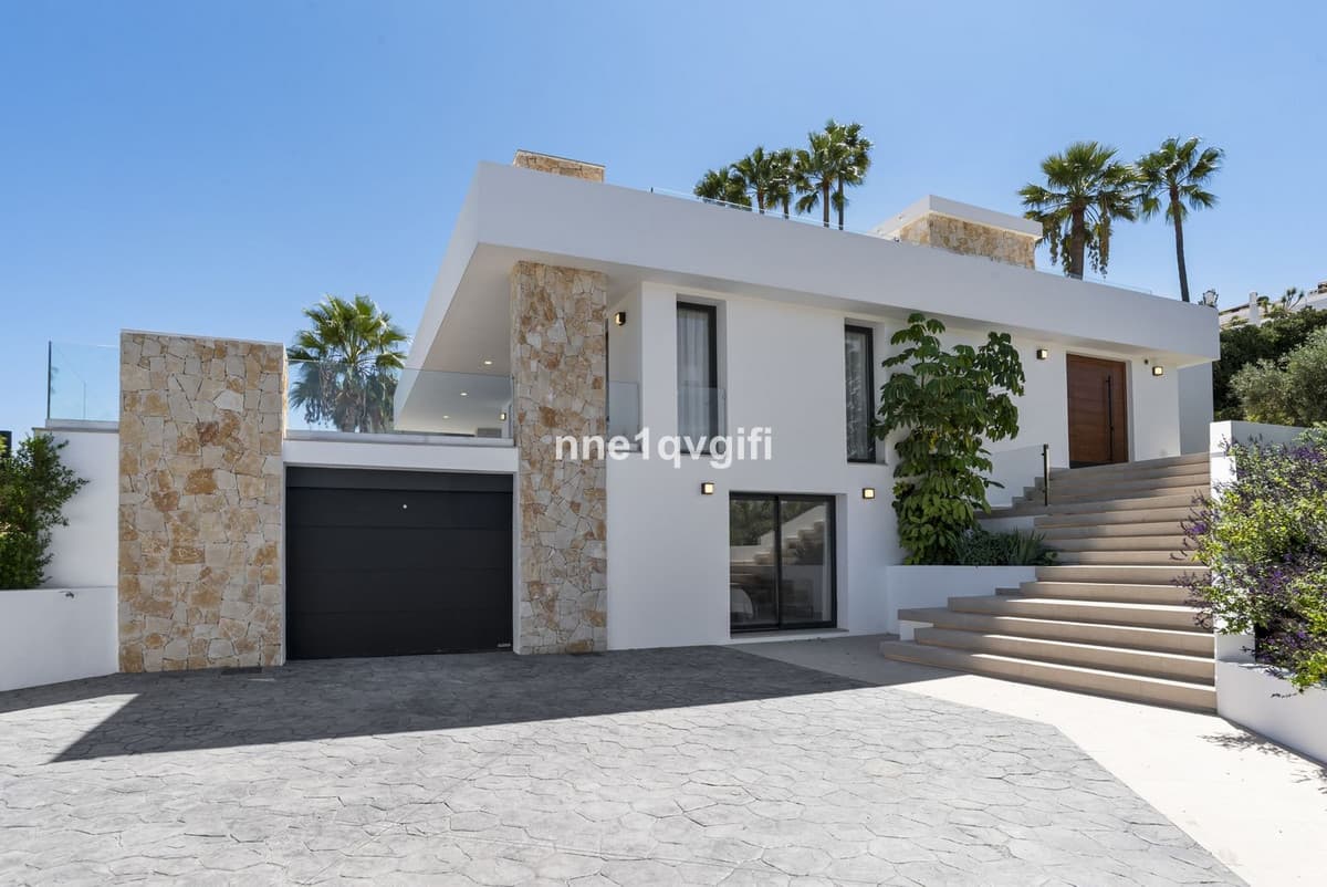 Detached Villa in Guadalmina Alta — photo 3 of 10