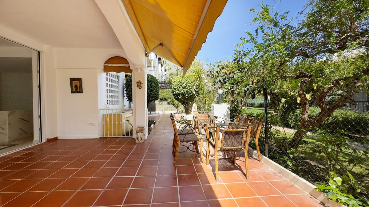 Ground Floor Apartment in Marbella — photo 7 of 10