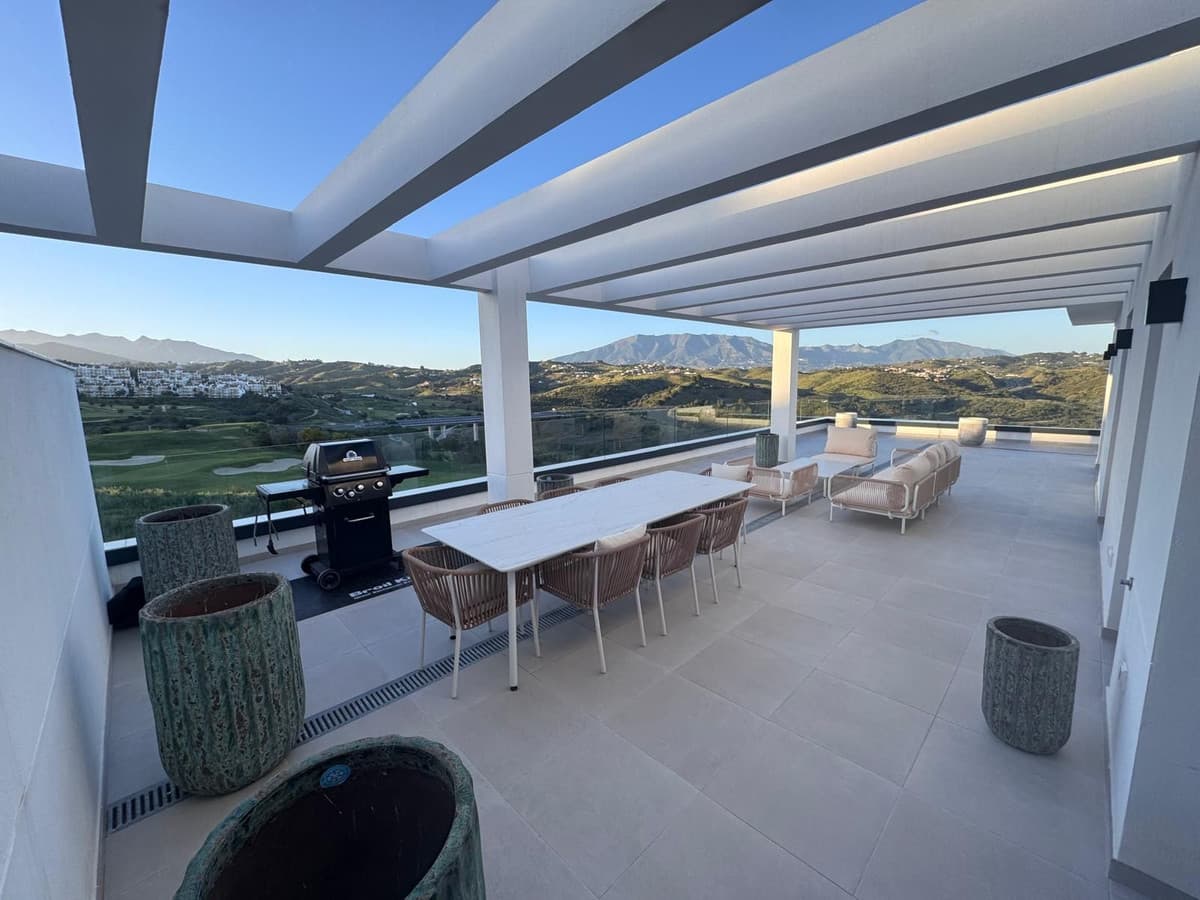 Penthouse in La Cala de Mijas — photo 1 of 10