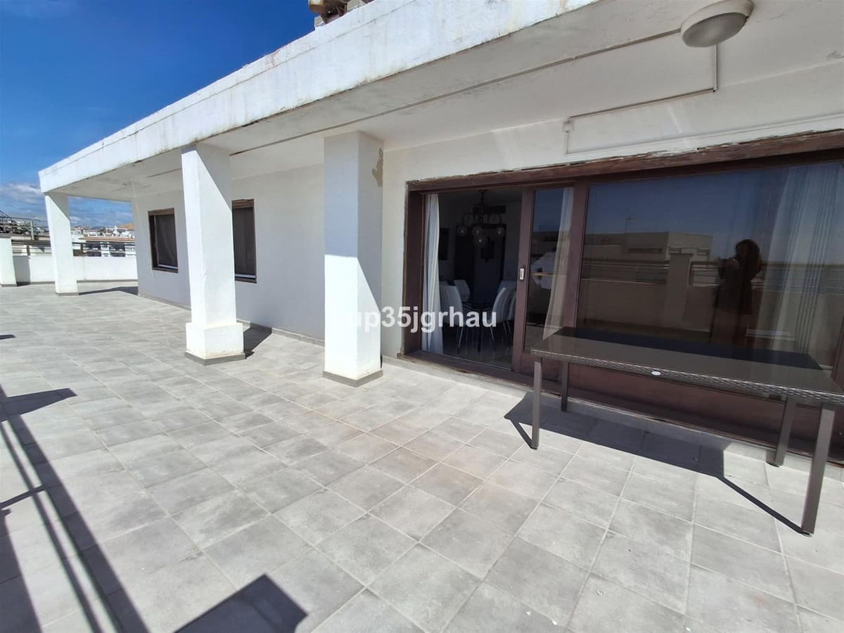 Penthouse in Estepona — photo 1 of 10
