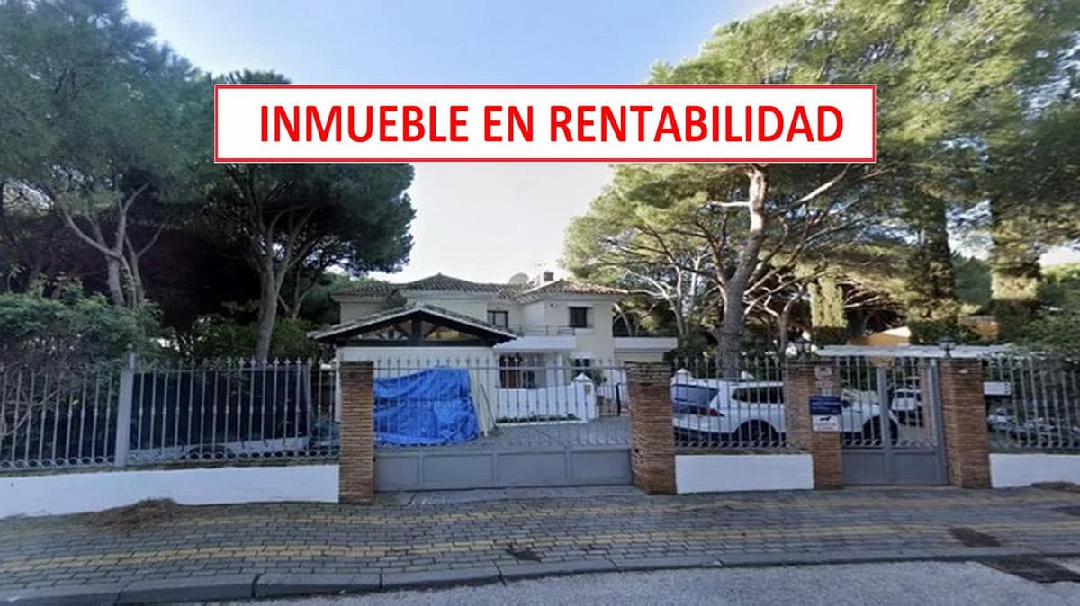 Detached Villa in Marbella — photo 1 of 10