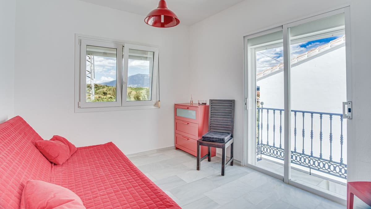 Middle Floor Apartment in El Chaparral — photo 8 of 10