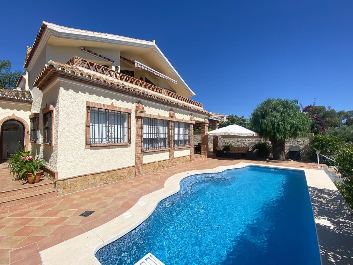 Detached Villa in Guadalmina Alta — photo 2 of 10
