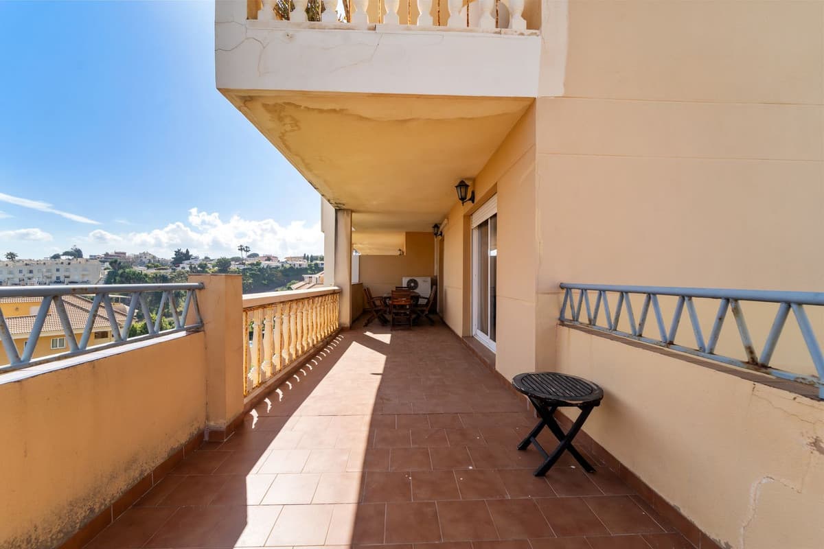 Middle Floor Apartment in Fuengirola — photo 3 of 10