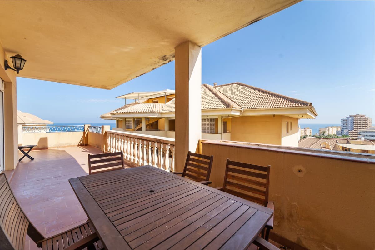Middle Floor Apartment in Fuengirola — photo 4 of 10