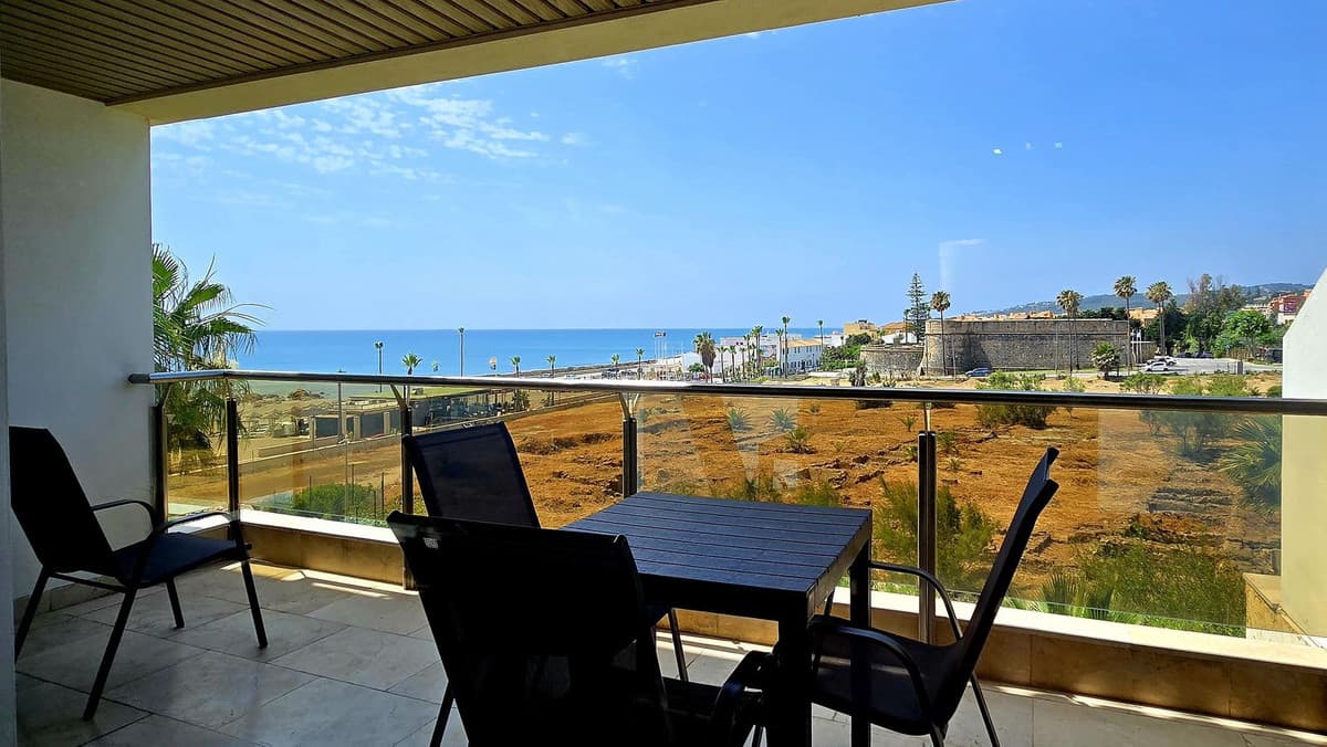 Middle Floor Apartment in La Duquesa — photo 3 of 10