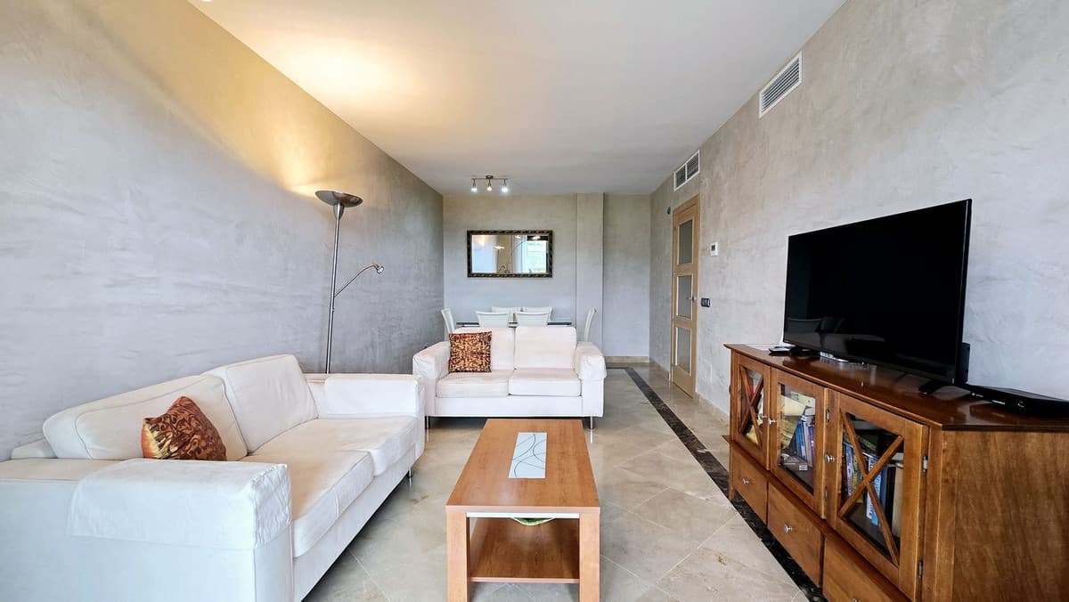Middle Floor Apartment in La Duquesa — photo 4 of 10