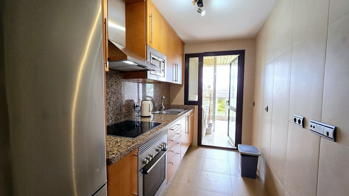 Middle Floor Apartment in La Duquesa — photo 9 of 10