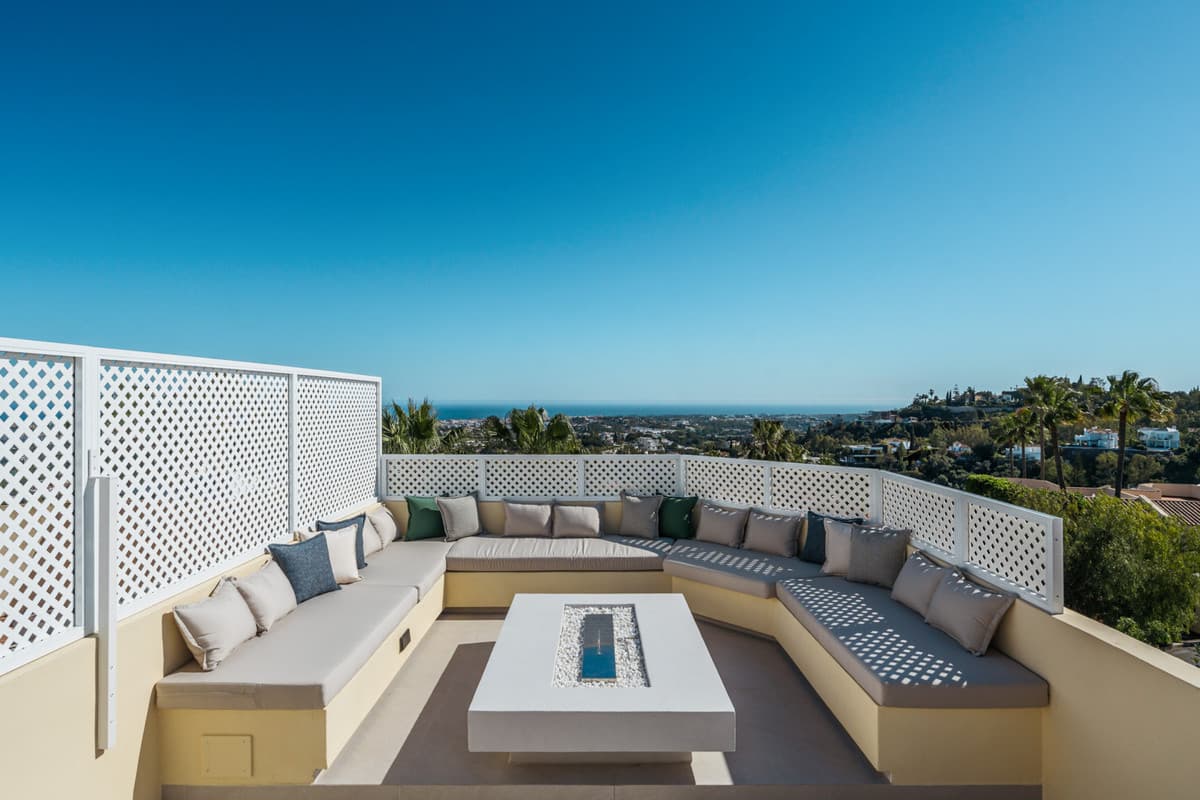 Townhouse in La Quinta — photo 3 of 10