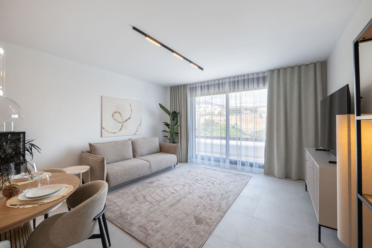 Middle Floor Apartment in Estepona — photo 1 of 10