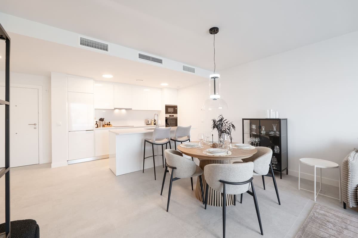 Middle Floor Apartment in Estepona — photo 2 of 10
