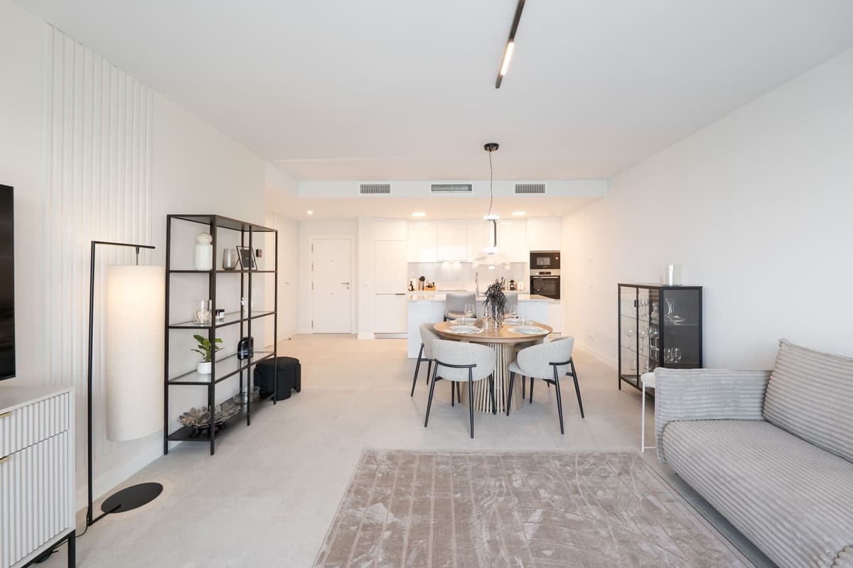 Middle Floor Apartment in Estepona — photo 4 of 10