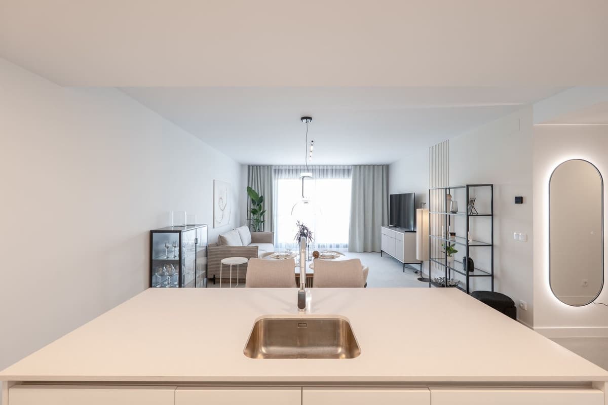 Middle Floor Apartment in Estepona — photo 6 of 10