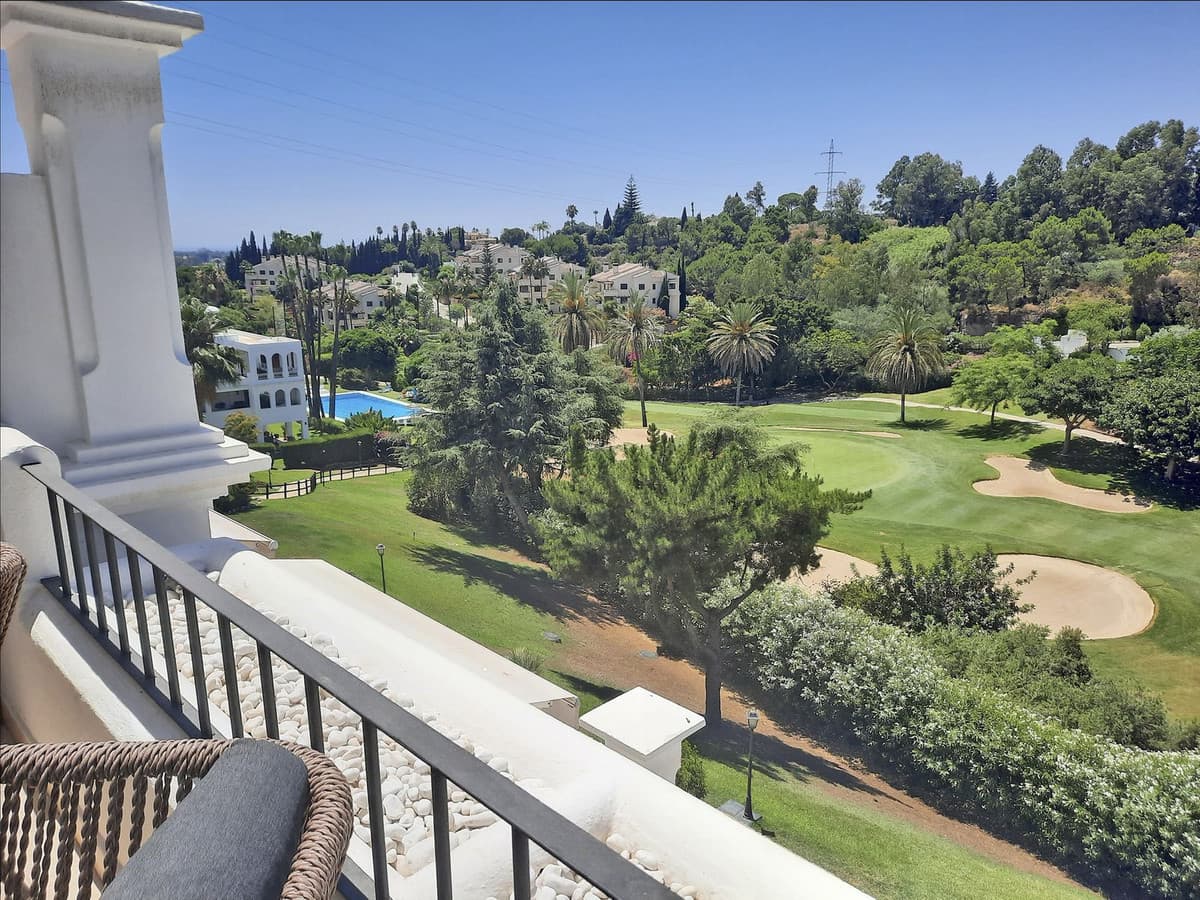 Top Floor Apartment in La Quinta — photo 2 of 10