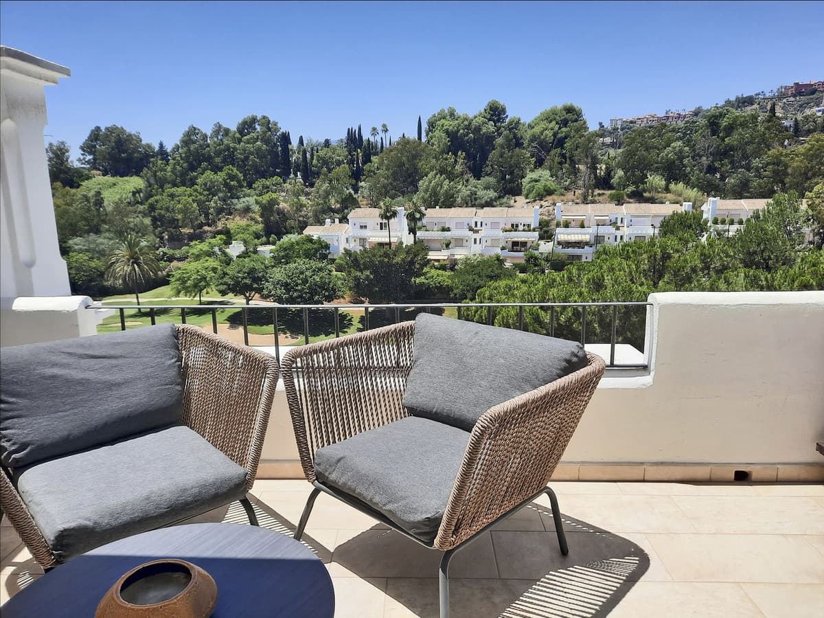 Top Floor Apartment in La Quinta — photo 3 of 10