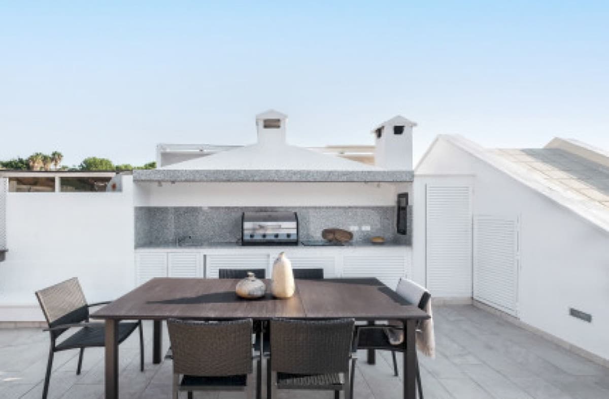 Top Floor Apartment in La Quinta — photo 4 of 10