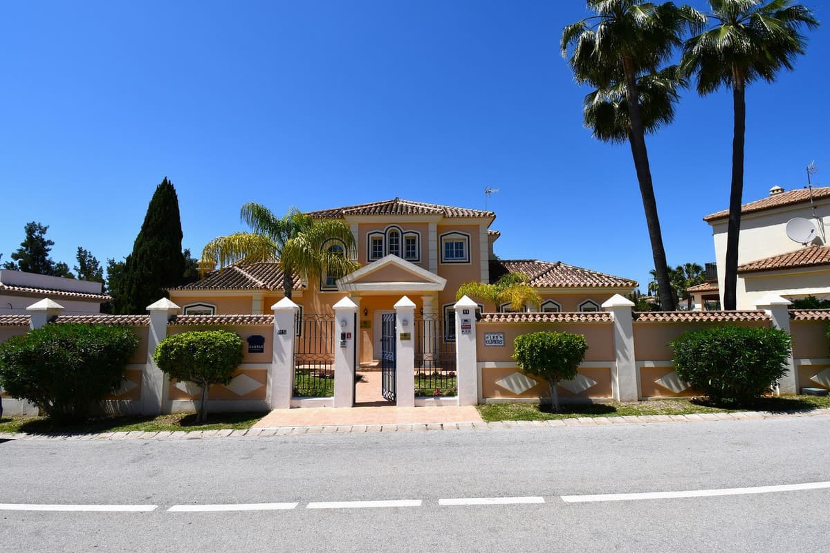 Detached Villa in Mijas Golf — photo 1 of 10