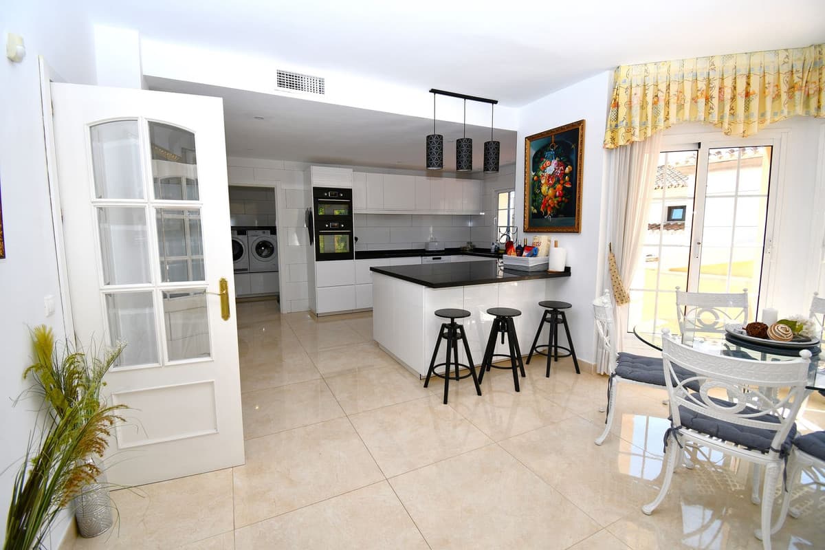 Detached Villa in Mijas Golf — photo 4 of 10