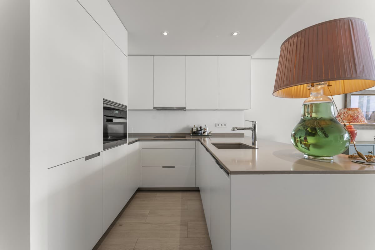 Middle Floor Apartment in The Golden Mile — photo 4 of 10
