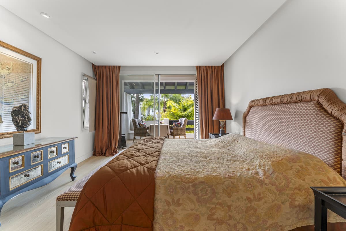 Middle Floor Apartment in The Golden Mile — photo 5 of 10