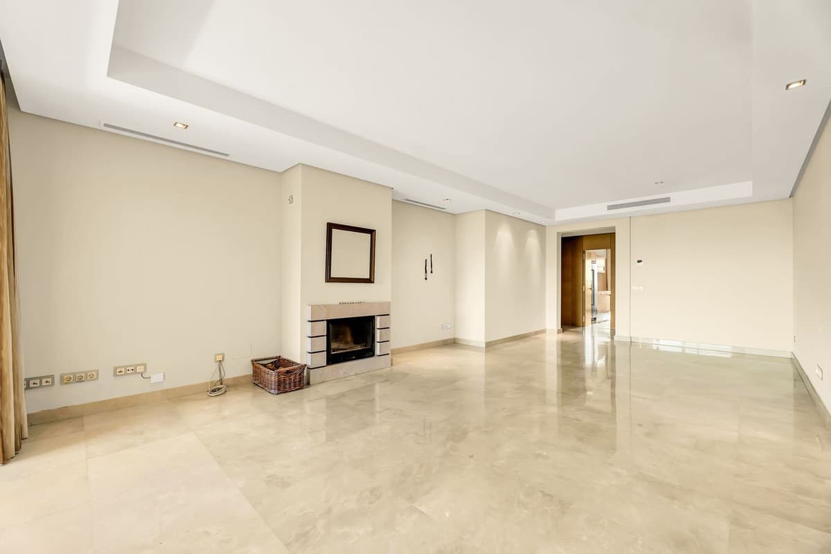 Ground Floor Apartment in La Quinta — photo 4 of 10