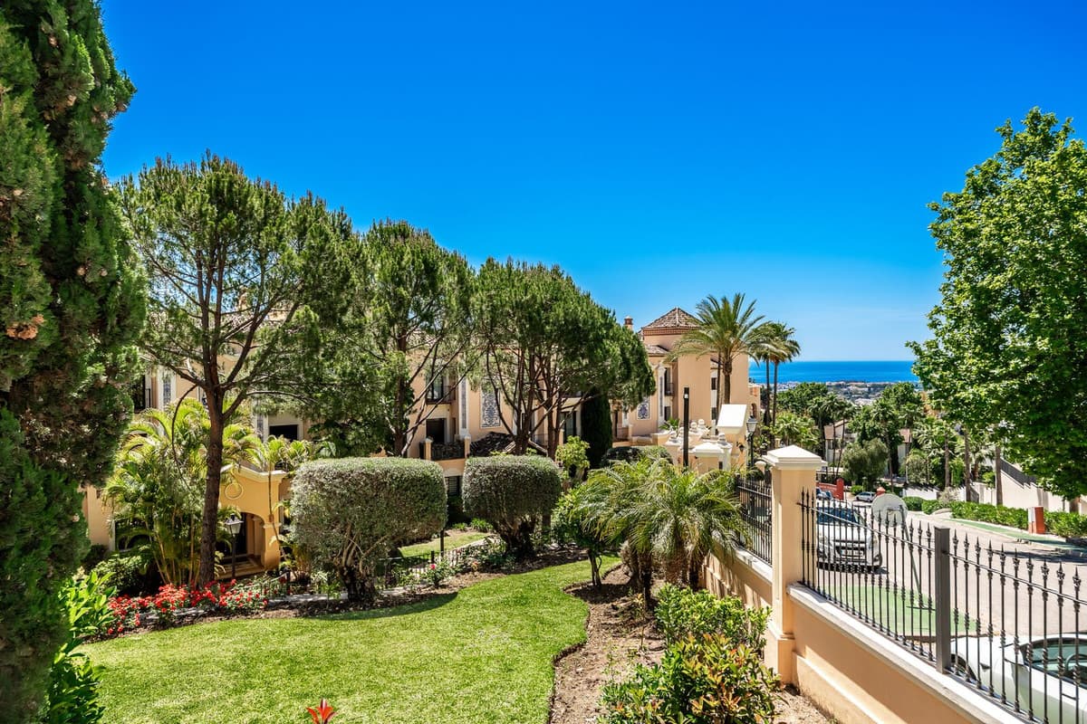 Ground Floor Apartment in La Quinta — photo 9 of 10