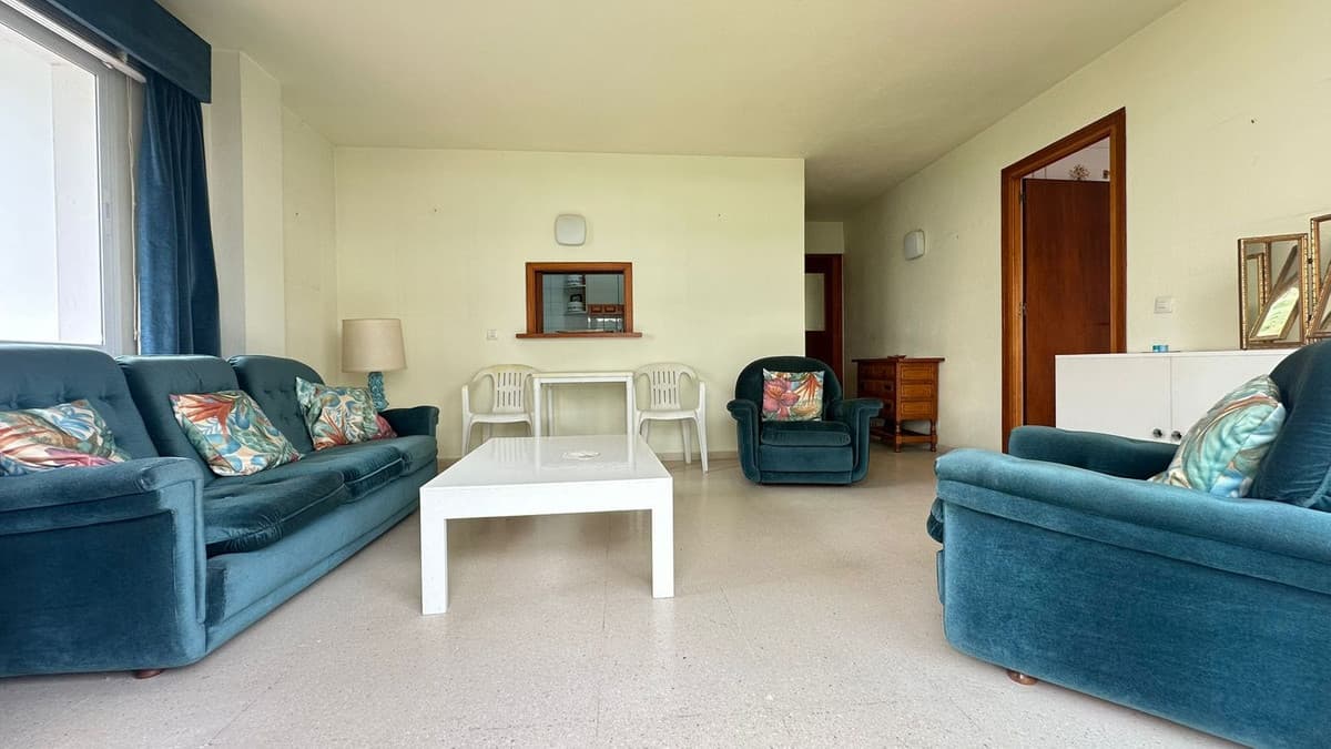 Middle Floor Apartment in Marbella — photo 2 of 10