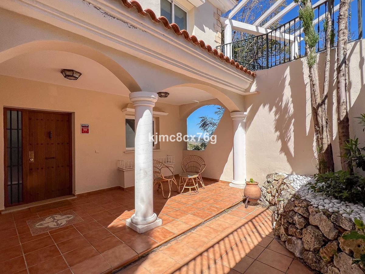 Detached Villa in Riviera del Sol — photo 4 of 10