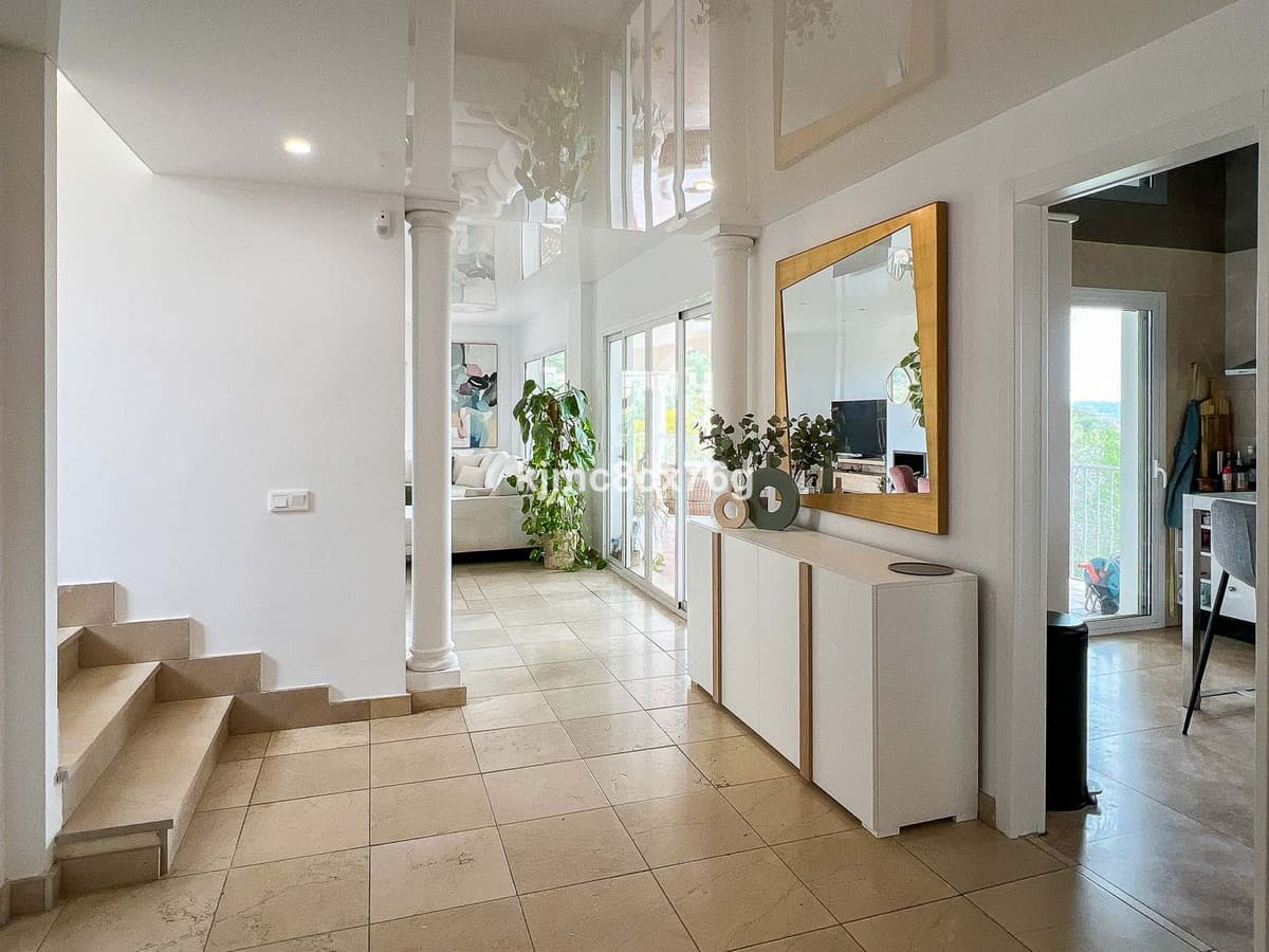 Detached Villa in Riviera del Sol — photo 5 of 10