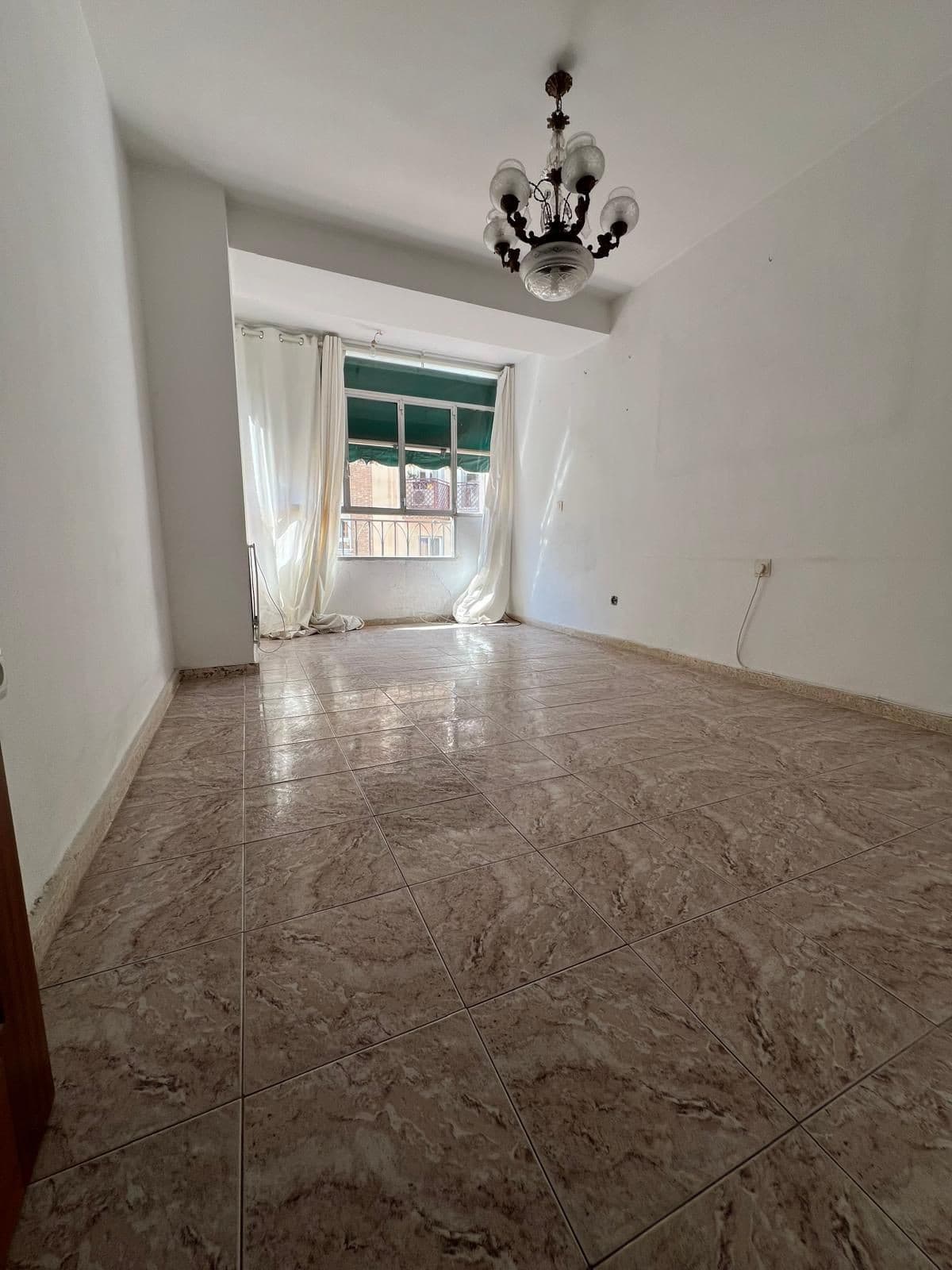 Middle Floor Apartment in Málaga Centro — photo 1 of 8