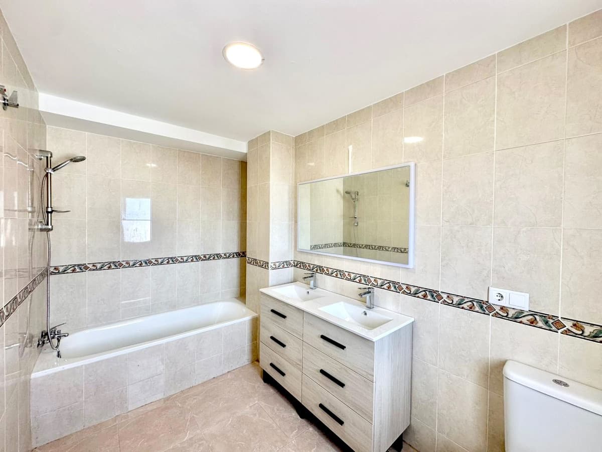 Townhouse in Los Boliches — photo 5 of 10