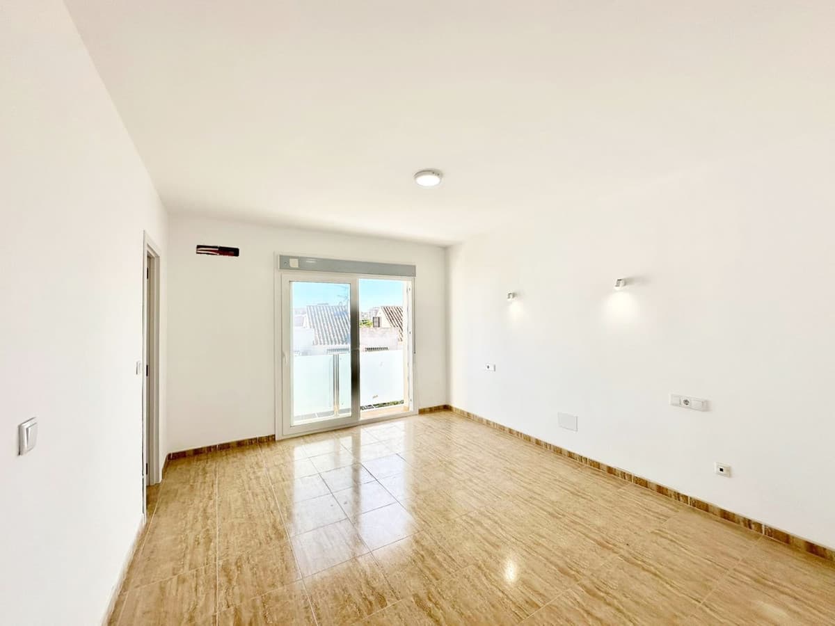 Townhouse in Los Boliches — photo 8 of 10